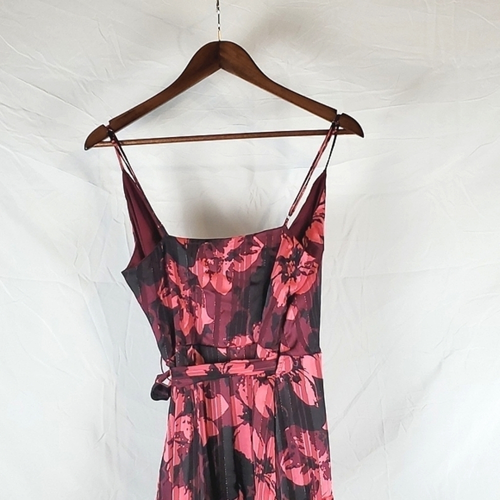 NWT Lulus‎ Winning Your Heart Burgundy Floral Lurex Wrap Midi Dress - Picture 8 of 9